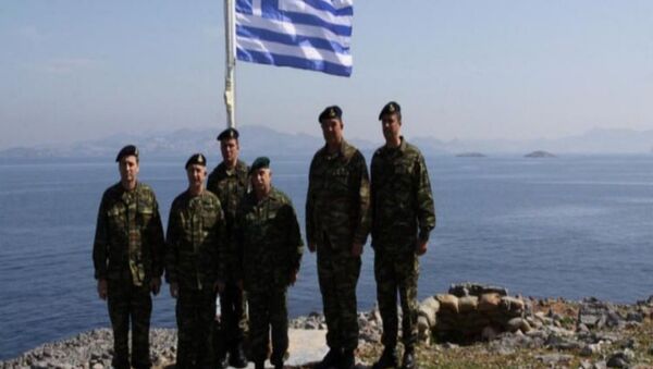 Yunanistan Kara Kuvvetleri Komutanı Korgeneral Stefanis'den Kardak'lı hatıra fotoğrafı - Sputnik Türkiye