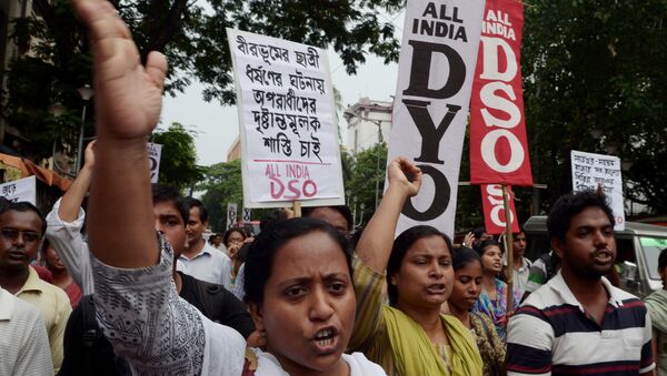 Hindistan'daki tecavüz olaylarını protesto eden kadın aktivistler - Sputnik Türkiye