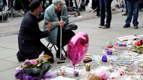 Manchester saldırısında ölenler anıldı / Renee Rachel Black - Sadık Patel - Sputnik Türkiye