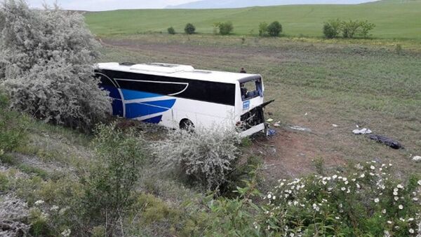 Ankara Kalecik ilçesi yakınlarında yolcu otobüsü şarampole yuvarlandı - Sputnik Türkiye