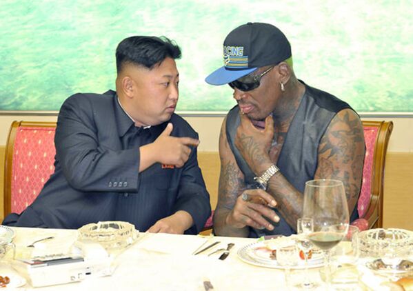 2014'te Rodman, Kim Jong-un'un doğumgünü için eski NBA oyuncuları karması ile Kuzey Koreli basketçiler arasında  bir maç ayarlamıştı. - Sputnik Türkiye