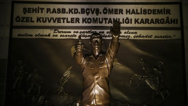 Ömer Halisdemir anıtı - Sputnik Türkiye