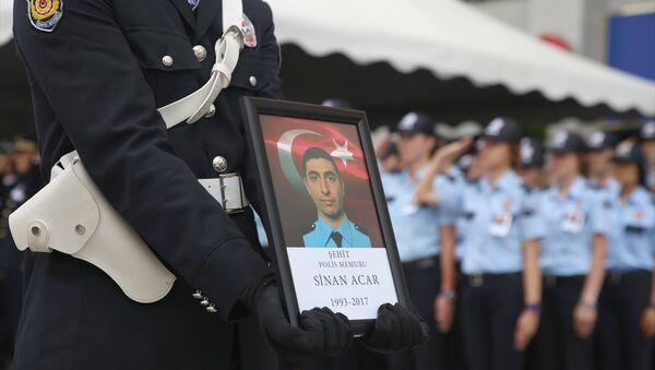 Polis memuru Sinan Acar'ın cenaze töreninden - Sputnik Türkiye