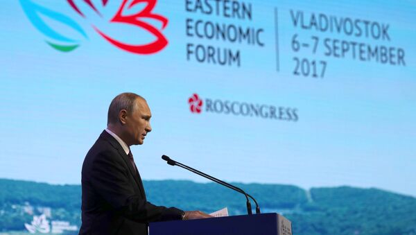 Rusya Devlet Başkanı Vladimir Putin, Doğu Ekonomik Forumu'nda - Sputnik Türkiye