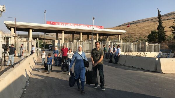 Suriyeli sığınmacıların bayram sonrası Türkiye'ye dönüşü sürüyor - Sputnik Türkiye