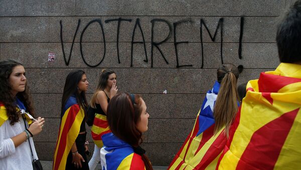 Katalonya'nın başkenti Barcelona'da öğrenciler bağımsızlık referandumu için eylem yaptı - Sputnik Türkiye