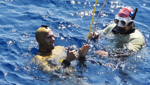Antalya'da Rus sporcu Alexey Molchanov serbest dalış rekoru kırdı - Sputnik Türkiye