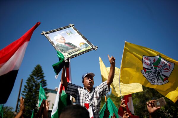 Filistinliler Hamas ve Fetih birleşmesini kutlamak için sokaklara çıktı - Sputnik Türkiye
