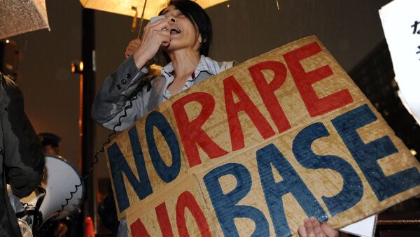 Okinawa'da tecavüz ve cinayetin ardından yapılan ABD karşıtı eylem - Sputnik Türkiye