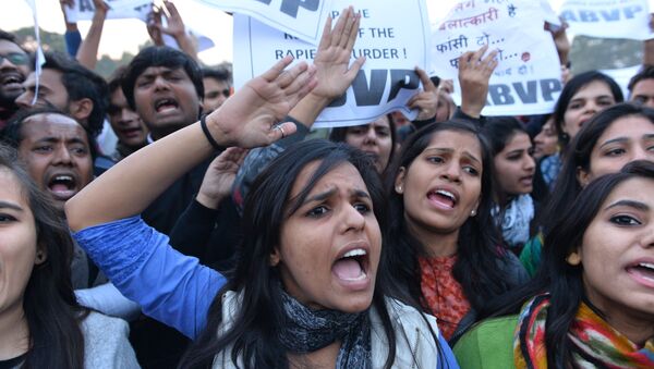 Hindistan tecavüz kadın protesto - Sputnik Türkiye