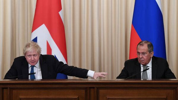 İngiltere Dışişleri Bakanı Boris Johnson ile Rus mevkidaşı Sergey Lavrov - Sputnik Türkiye