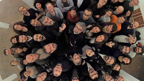 'Dışarıdaki Gazeteciler'den tutuklu meslektaşlarına yeni yıl selamı - Sputnik Türkiye