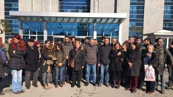 Nuriye Gülmen ve Semih Özakça'nın açlık grevine destek verenlere beraat - Sputnik Türkiye