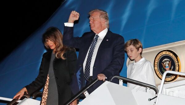 ABD Başkanı Donald Trump- First Lady Melania Trump- Oğulları Barron Trump - Sputnik Türkiye
