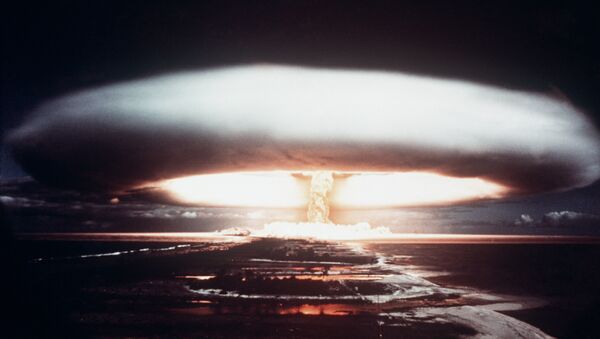 Picture taken in 1971, showing a nuclear explosion in Mururoa atoll - Sputnik Türkiye
