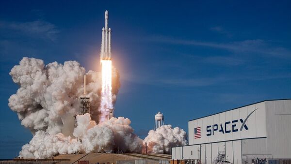 SpaceX, Falcon Heavy roketini fırlattı - Sputnik Türkiye