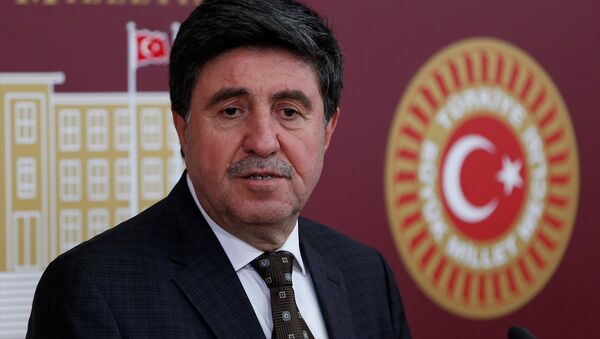 HDP Diyarbakır milletvekili Altan Tan, TBMM'de basın toplantısı düzenledi. - Sputnik Türkiye