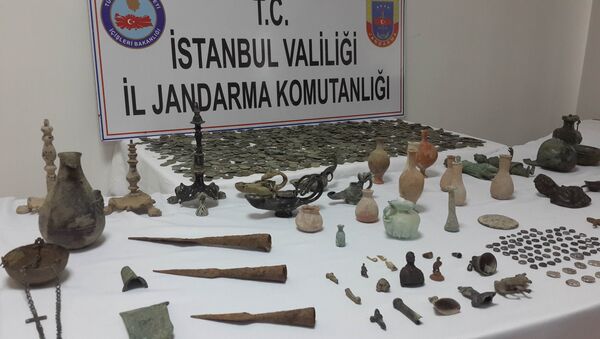 İstanbul'da yüzlerce tarihi eser ele geçirildi - Sputnik Türkiye
