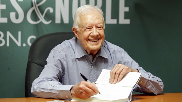 Nobel Barış Ödüllü eski ABD Başkanı Jimmy Carter imza gününde - Sputnik Türkiye