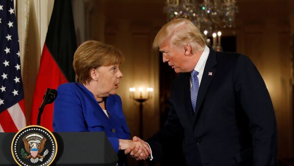 Almanya Başbakanı Angela Merkel ile ABD Başkanı Donald Trump - Sputnik Türkiye