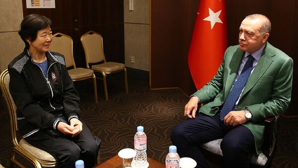 Cumhurbaşkanı Recep Tayyip Erdoğan - Ayla filminin gerçek kahramanı Eunja Kim - Sputnik Türkiye