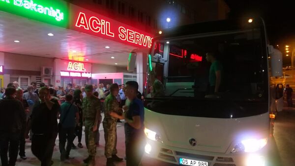 Amasya 15. Piyade Eğitim Tugay Komutanlığında 81 asker, akşam içtimasının ardından çeşitli şikayetlerle hastaneye kaldırıldı. - Sputnik Türkiye