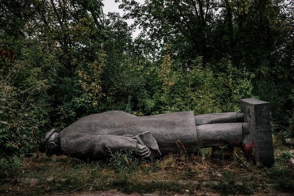 Ukrayna'daki  Lenin heykelleri - Sputnik Türkiye