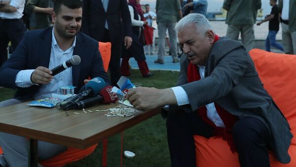 Başbakan Binali Yıldırım İzmir'de - Sputnik Türkiye
