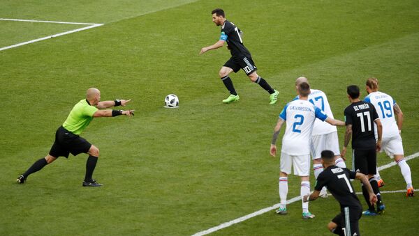İzlanda-Arjantin maçında Lionel Messi penaltı kullandı - Sputnik Türkiye
