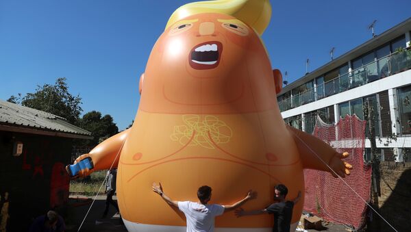 'Bebek Trump' balonu  ABD Başkanı'nın İngiltere ziyareti sırasında Londra semalarında uçurulacak - Sputnik Türkiye