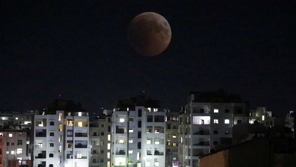 İdlib'de Ay tutulması - Sputnik Türkiye