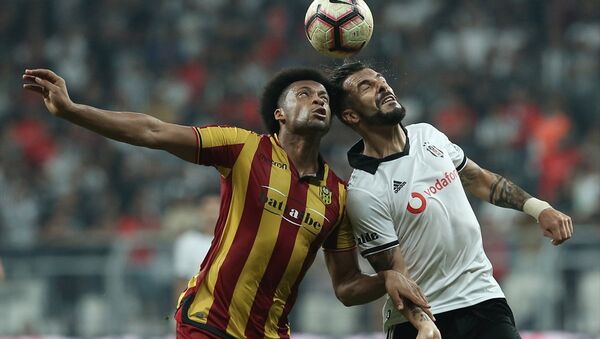 Beşiktaş 10 kişi kaldığı maçı kazandı - Sputnik Türkiye