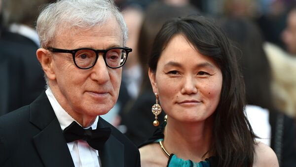 Woody Allen ile Soon-Yi Previn 11 Mayıs 2016'da 69. Cannes Film Festivali'nin açılışında - Sputnik Türkiye