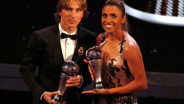Futbolda yılın en iyileri seçildi: Erkeklerde Modric, kadınlarda Marta - Sputnik Türkiye