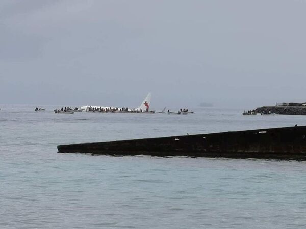Mikronezya'da denize inen uçak - Sputnik Türkiye