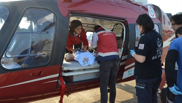 Ambulans helikopter, 10 aylık Rüzgar bebek için havalandı - Sputnik Türkiye