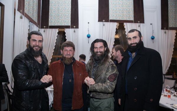 Çeçenistan lideri Ramzan Kadirov, İstanbul ziyareti sırasında “Diriliş Ertuğrul” dizisinin setini  ziyaret etti - Sputnik Türkiye