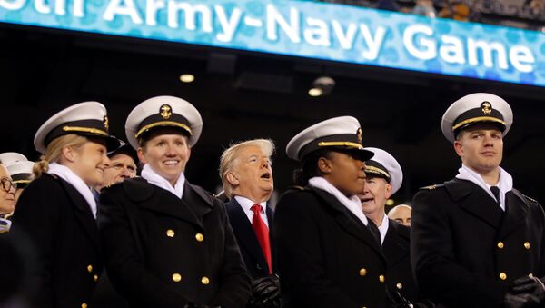 Donald Trump at the Army-Navy college football game at Lincoln Financial Field in Philadelphia, U.S., December 8, 2018. - Sputnik Türkiye