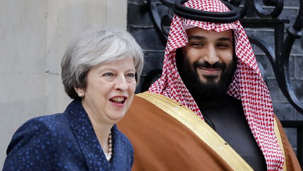 İngiltere Başbakanı Theresa May ve Veliaht Prens Muhammed bin Salman - Sputnik Türkiye