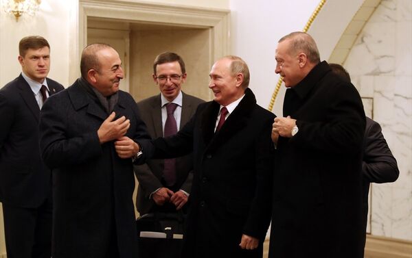 Dışişleri Bakanı Mevlüt Çavuşoğlu, Rusta Devlet Başkanı Vladimir Putin, Cumhurbaşkanı Recep Tayyip Erdoğan - Sputnik Türkiye
