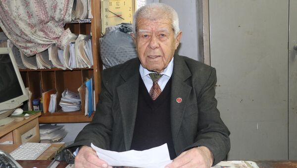 90 yaşındaki 35 yıllık muhtar yeniden aday - Sputnik Türkiye