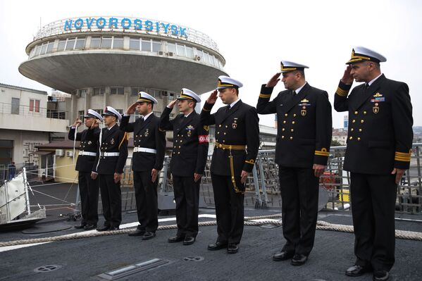 Türk savaş gemileri, ‘Mavi Vatan 2019' tatbikatı kapsamında Novorossiysk'te - Sputnik Türkiye