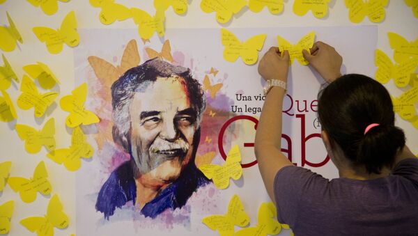 Nobel ödüllü Kolombiyalı gazeteci-yazar Gabriel Garcia Marquez anısına oluşturulan hatıra duvarı - Sputnik Türkiye