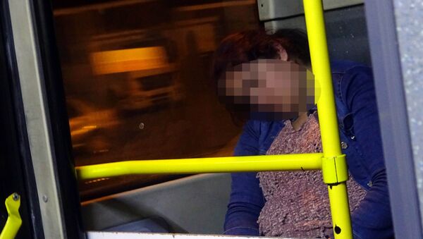 Genç kadın 5 aydır metrobüste kalıyor - Sputnik Türkiye