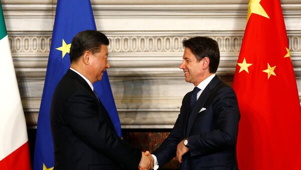 Çin Devlet Başkanı Şi Cinping- İtalya Başbakanı Guiseppe Conte - Sputnik Türkiye