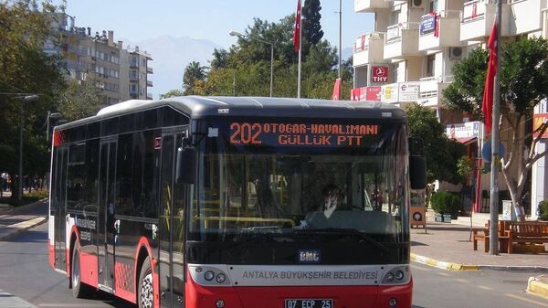 Antalya'da ücretsiz otobüs uygulaması askıya alındı - Sputnik Türkiye