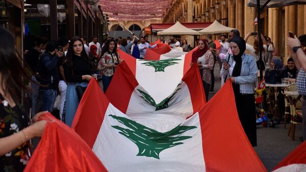 Lübnan bayrak rekoru kırdı - Sputnik Türkiye