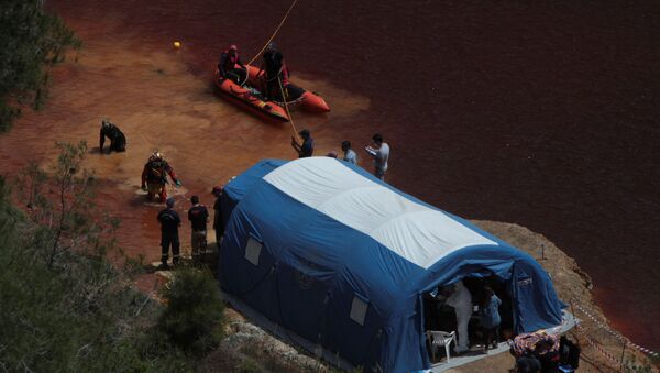 Güney Kıbrıs'ta Rum Milli Muhafız Ordusu Subayı Nikos Metaksas'ın kurbanlarından birinin cesedi daha bavulla göle atılmış bir şekilde bulundu. - Sputnik Türkiye