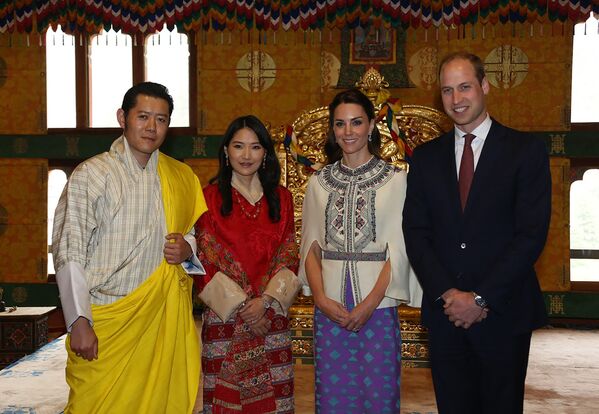 Butan Kralı Jigme Khesar Namgyel Wangchuck ve eşi Cambridge Dükü ve Düşesini ağırladı. - Sputnik Türkiye