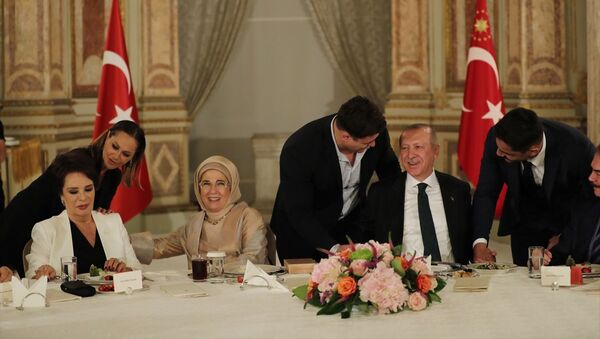 Türkiye Cumhurbaşkanı Recep Tayyip Erdoğan ve eşi Emine Erdoğan - Sputnik Türkiye